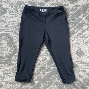 🌸 New Balance Crop Leggings